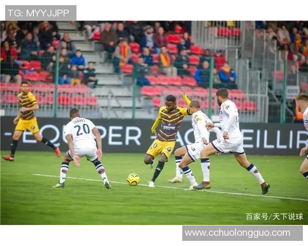 法乙联赛激战图尔主场迎战奥尔良双方争夺关键三分